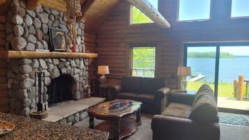 TV connectée, cheminée