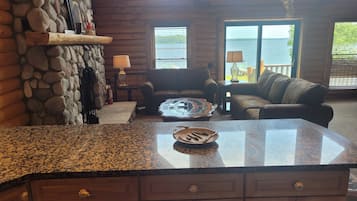 Smart TV, fireplace