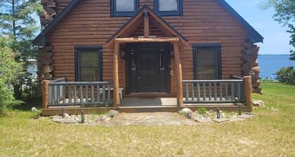 Hidden Cove - Beauty on the Lake for Family-Friendly Fun!