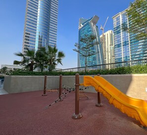 Children’s play area – outdoor - KeyRock Living - Dubai Skyline (Dubai)