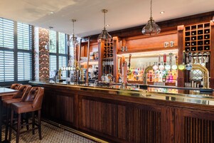 酒吧（店内）