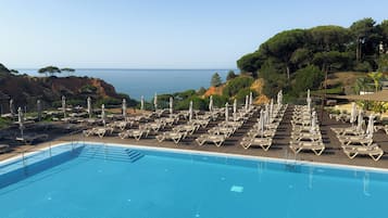 Piscina interna, piscina externa