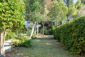 Property grounds - Apartment 'Agriturismo Alimini - 1' with Private Terrace, Wi-Fi and Air Conditioning (frassanito)