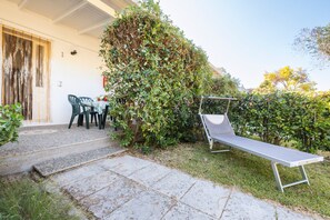 Terrace/patio - Apartment 'Alimini - 3' with Private Terrace, Wi-Fi and Air Conditioning (frassanito)