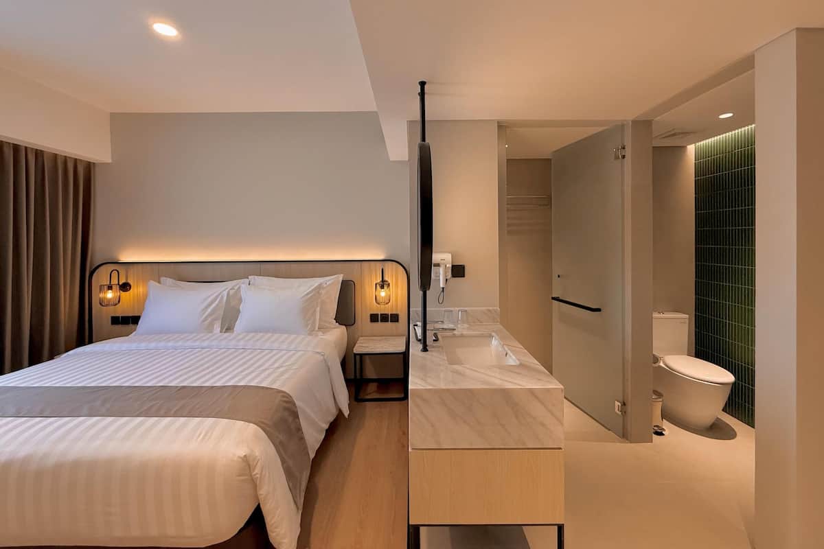 In-room safe, desk, free WiFi, bed sheets