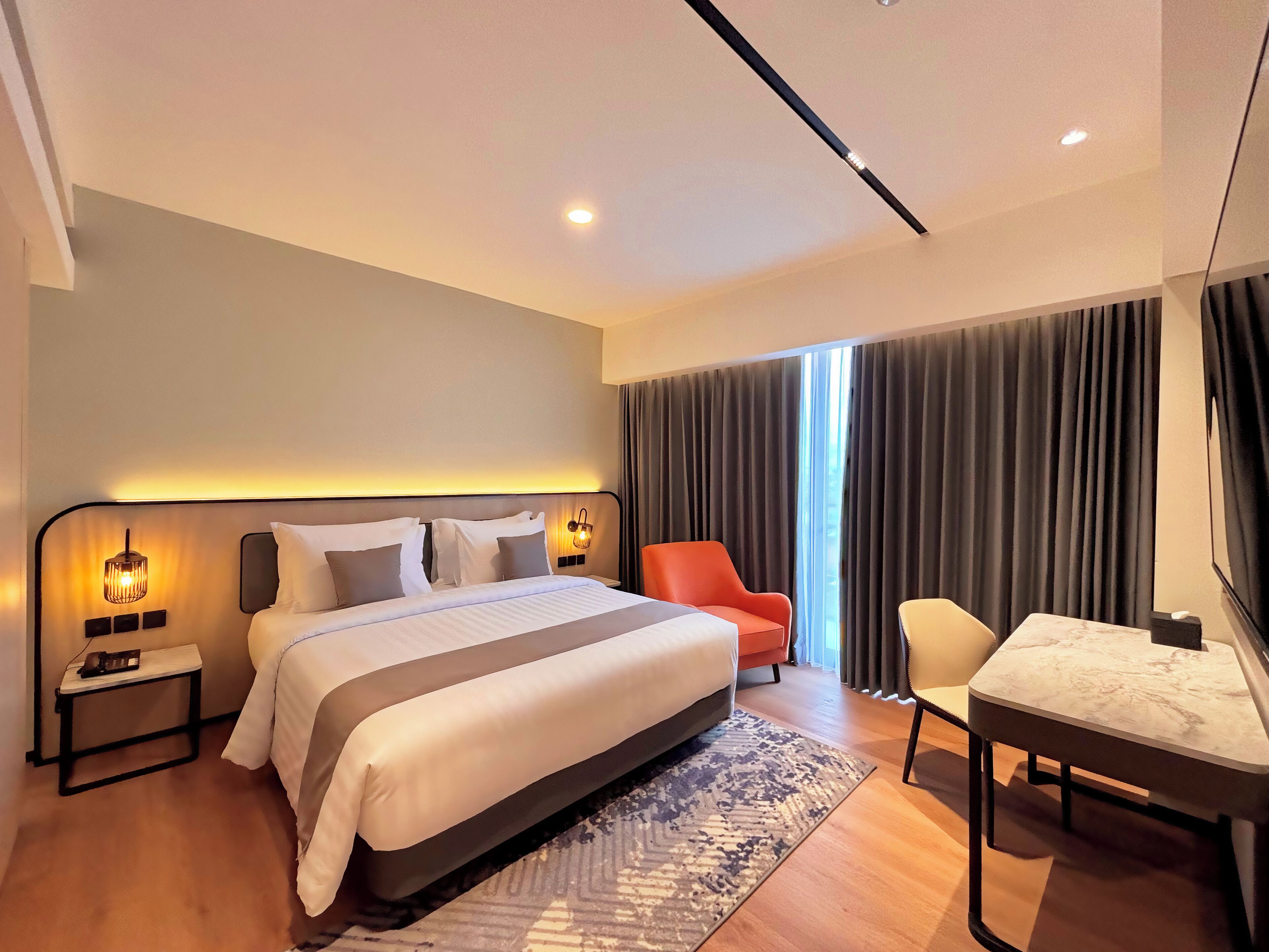 Executive Double Room, Balcony | In-room safe, desk, free WiFi, bed sheets