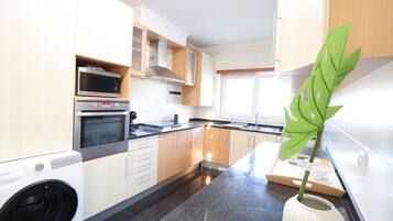 Micro-ondas, fogão, cooktop, lava-louças