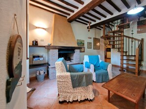 Living area - Apartment 'Casa Belladonna Rio Marina' with Air Conditioning (Rio Marina)