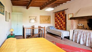 1 bedroom, bed sheets