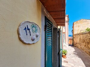 Exterior detail - Apartment 'Casa Belladonna Rio Marina' with Air Conditioning (Rio Marina)