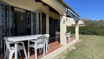 House | Outdoor dining