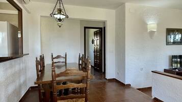 House | Dining