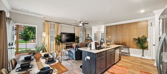 4 King Beds - 2 Game Rooms - Sleeps 24, By DT & UGA