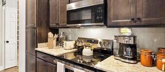 Sleeps 24 - Game Room - By DT & UGA - 4 King Beds