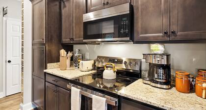 Sleeps 24 - Game Room - By DT & UGA - 4 King Beds