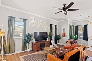 Smart TV, futbolito, tenis de mesa y libros