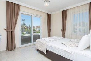 5 chambres, fer et planche à repasser, lit parapluie, Wi-Fi gratuit