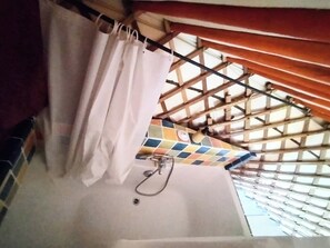 Toallas y papel de baño 