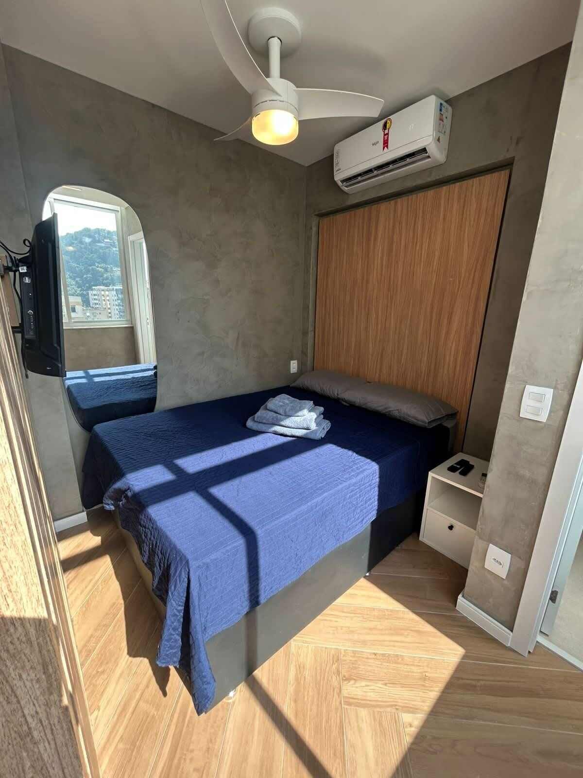 1 slaapkamer, een strijkplank/strijkijzer, wifi, beddengoed