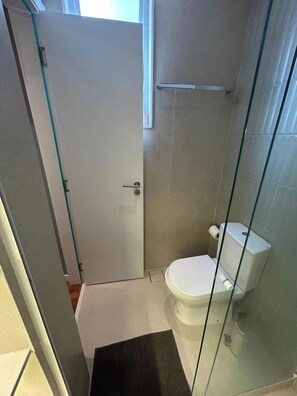 Shower, hair dryer - 2Qtos | 46m2 | 55" TV | Near mall | Near metro 24B (Rio de Janeiro)