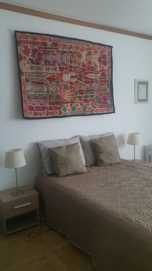 1 chambre, fer et planche Ă repasser, Wi-Fi, draps fournis