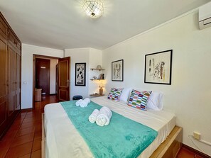 1 bedroom, cots/infant beds, bed sheets - Vilamoura Central 12 With Pool by Homing (Loulé)