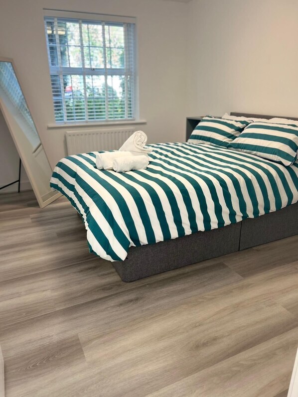 Iron/ironing board, WiFi, bed sheets