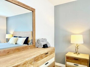 2 Schlafzimmer, BĂŒgeleisen/BĂŒgelbrett, kostenloses WLAN, BettwĂ€sche