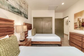 3 bedrooms, desk, iron/ironing board, WiFi