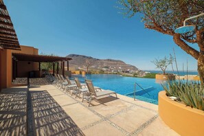 Pool - Villa 3BR Ocean View & Jacuzzi at Colinas (La Paz)