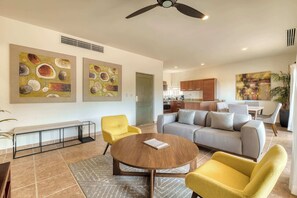 TV, offices - Villa 3BR Ocean View & Jacuzzi at Colinas (La Paz)