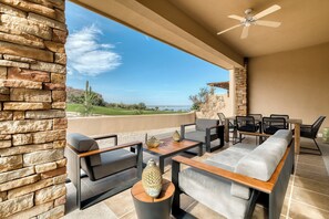 Outdoor dining - Villa 3BR Ocean View & Jacuzzi at Colinas (La Paz)