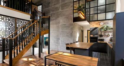 Breathtaking Cotswolds Chapel w/ Valley Views