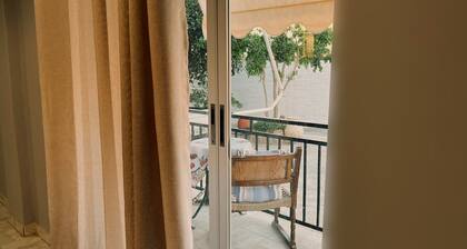 Lovely 2 Bd Home in the Heart of Troezen