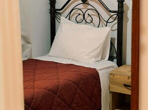 2 quartos, ferros/tábuas de passar roupa, Wi-Fi, roupa de cama