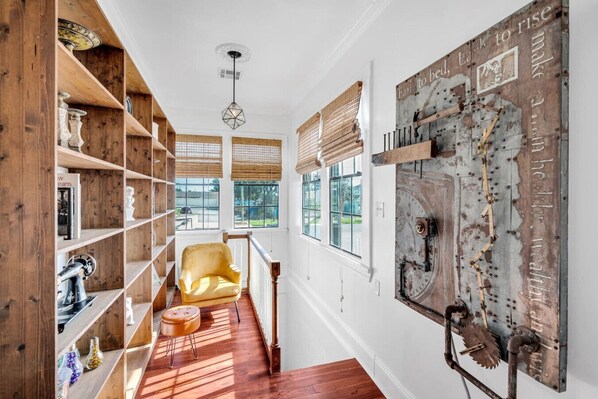 المنشأة من الداخل