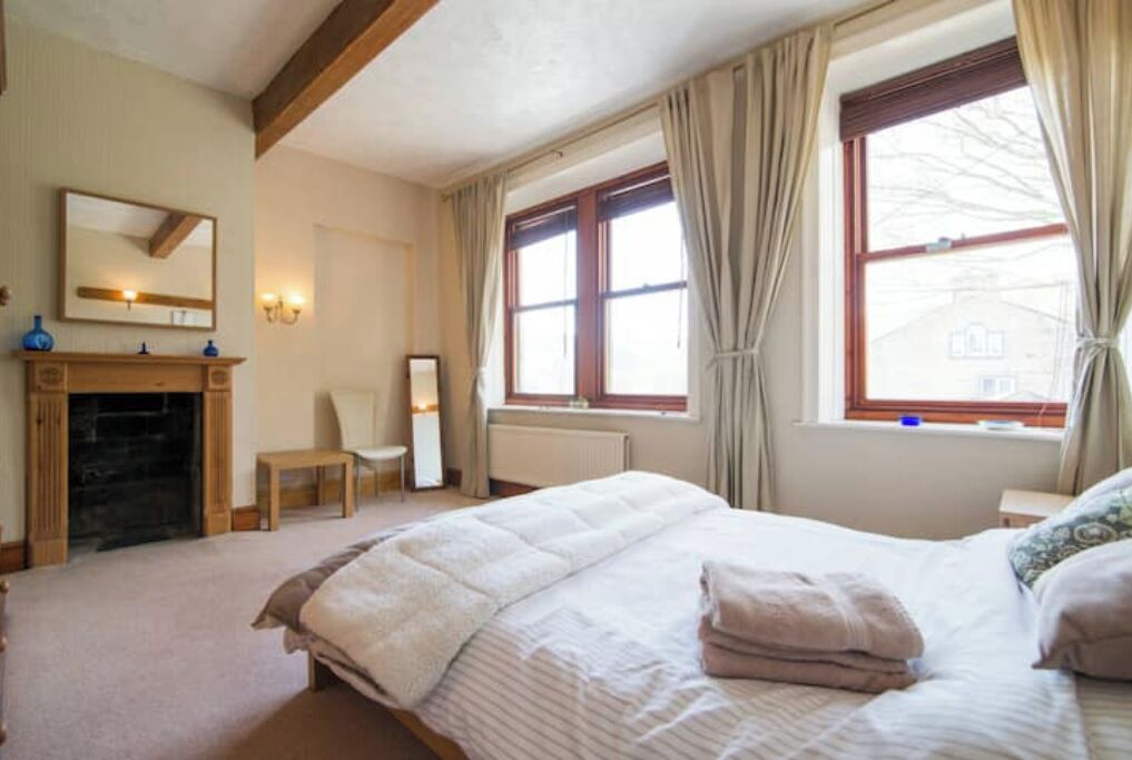 7 bedrooms, iron/ironing board, WiFi, bed sheets