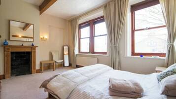 7 bedrooms, iron/ironing board, WiFi, bed sheets