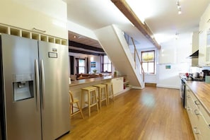 Mikrowelle, Ofen, Herdplatte, Geschirrspüler