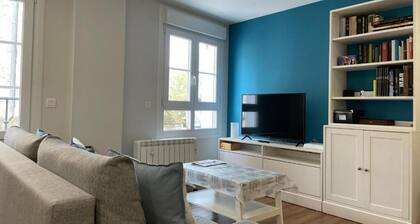 THE CATHEDRAL'S FAROLILLO vut09/251