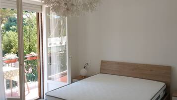 4 bedrooms, free WiFi, bed sheets