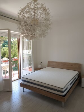 4 bedrooms, free WiFi, bed sheets