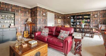 The Garden Room 40 mins Edinburgh, 10 mins Loch Leven, 25 mins Sterling Castle