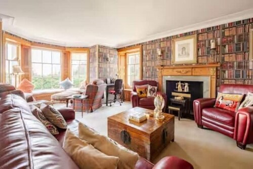 The Garden Room 40 mins Edinburgh, 10 mins Loch Leven, 25 mins Sterling Castle