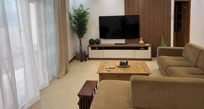 Newly refurbished 3 bedrooms apartment at 3 mins walk to the beach & common pool