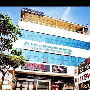 Front of property - Hotel Komal Palace (Bhopal)