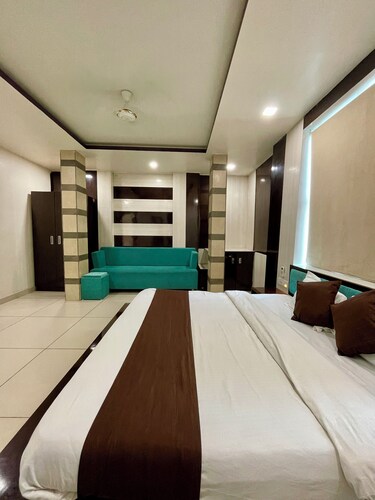 Hotel Komal Palace