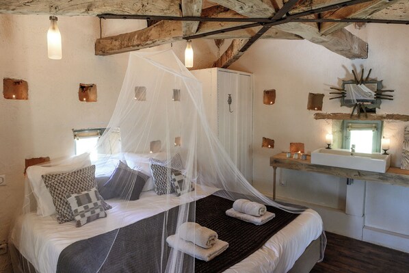 1 habitación, wifi y ropa de cama