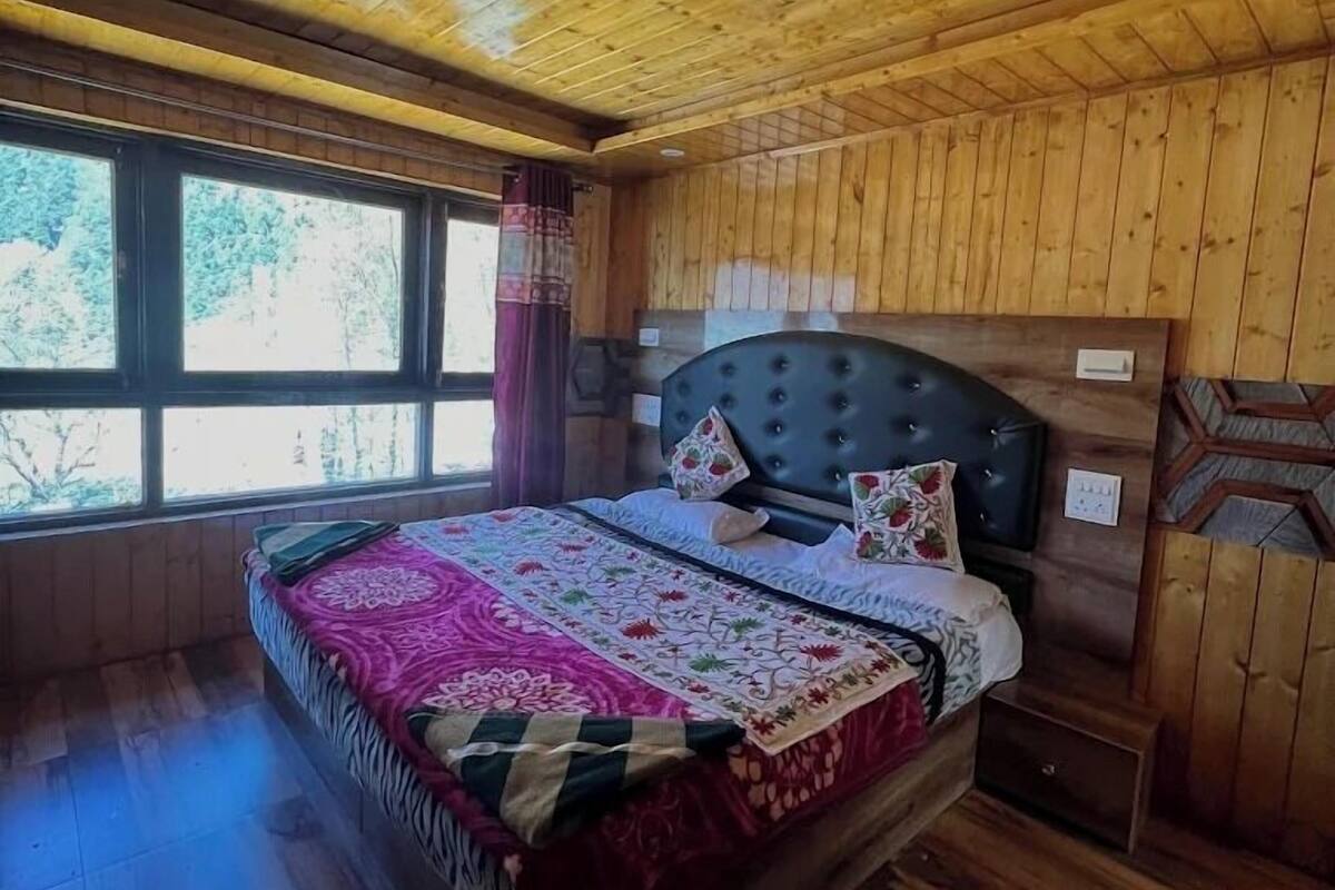 Classic Tek Büyük Yataklı Oda, Balkon, Dağ Manzaralı | Ücretsiz kablosuz İnternet, çarşaf takımı 