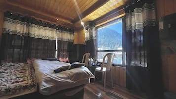 Classic Double Room, Balcony, Mountain View | Free WiFi, bed sheets